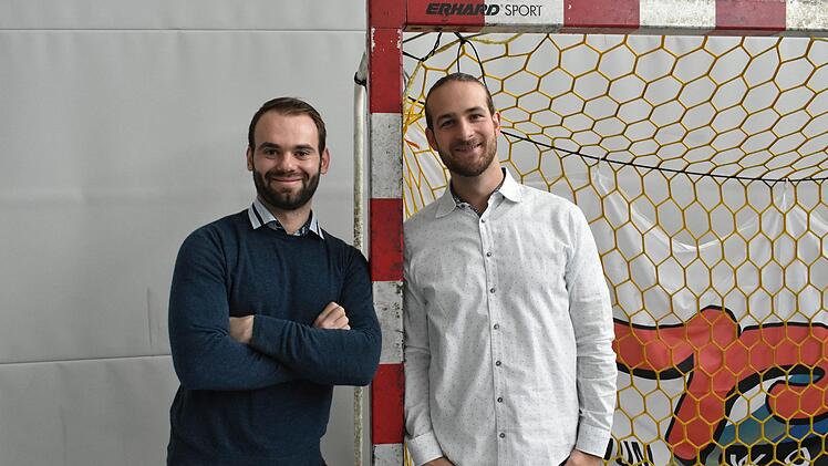 Ioannis Fraggis (links) und Felix Schmidl stehen beim HSC Bad Neustadt für das Marketing.Foto: Daniel Rathgeber