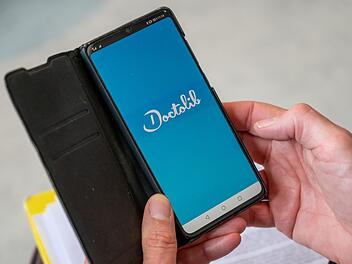 Doctolib-App auf einem Smartphone