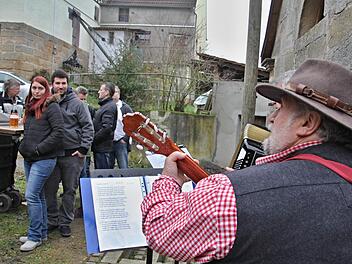 "Bierlieder" gespielt am Brauhaus Höchstädten. Helmut Will