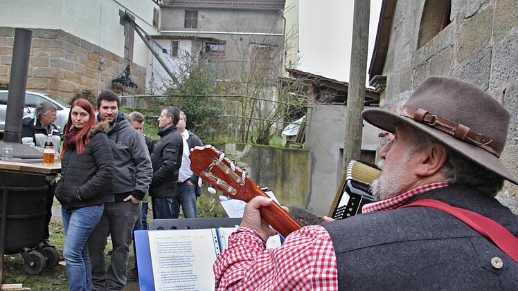 "Bierlieder" gespielt am Brauhaus Höchstädten. Helmut Will