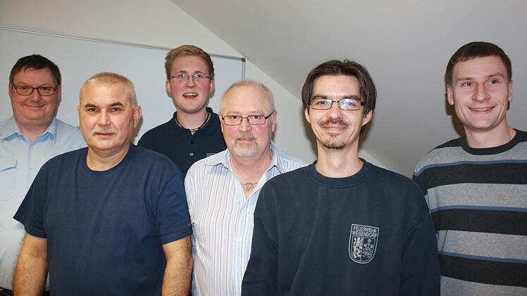 Jürgen Deichmann, Klaus Schlee, Bastian Selig, Alfred Trebisch, Robert Klose und Wolfgang Kautny (v. l.) bilden den Vorstand der Weisendorfer Feuerwehr. Fotos: Roland Meister