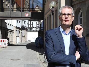 Zuversichtlicher Blick in die Zukunft: OB Uwe Kirschstein am Montag,  nach seiner Wiederwahl. Foto: Barbara Herbst