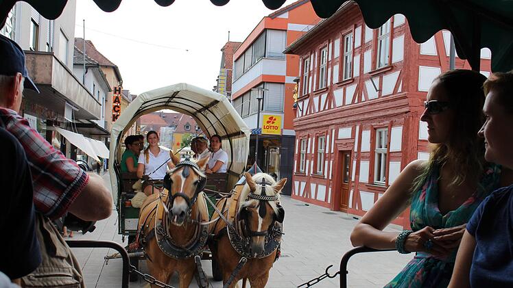 Das Töpfla feiert natürlich auch mit.