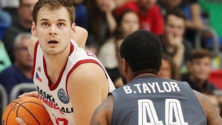 Im Hinspiel waren Jaromir Bohacik (links, 24 Punkte) und Bryce Taylor (16/4 Dreier) die besten Korbschützen ihrer Mannschaft. Foto: championsleague.basketball