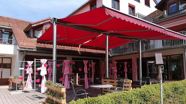 Ein schöner Muttertag sollte es für Bewohner und Angehörige im Seniorenheim in Kronach werden. Foto: BRK