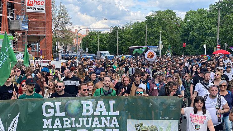 Global Marijuana March Nürnberg: Cannabis-Parade mit Hunderten Demonstranten - Bilderstrecke