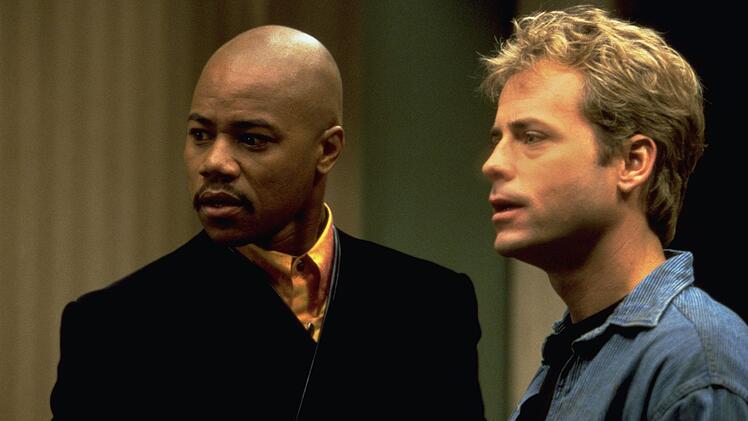 Frank (Cuba Gooding jr., links) kann nicht verstehen, wie sein Freund Simon (Greg Kinnear) mit einem Nachbarn wie Melvin klarkommt.