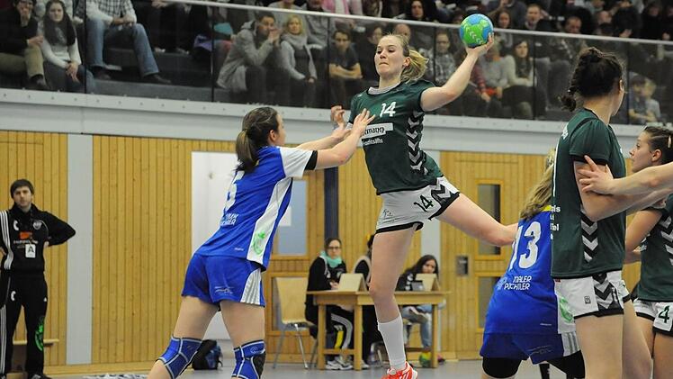 Szene aus dem Spiel der SG Garitz/Nüdlingen (grüne Trikots) gegen den ASV Dachau. Foto: Hopf