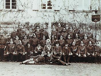 1903, zur Zeit des Deutschen Kaiserreichs, sahen die Uniformen er Feuerwehr Zeitlofs so aus.