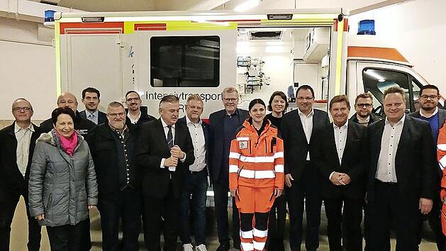 Großer Bahnhof für den neu eingeführten Verlegungsrettungswagen des Rettungsdienstbereiches Bayreuth-Kulmbach, der in der BRK- Rettungswache Kulmbach als erster Pilotstandort Bayerns Installiert wurde.