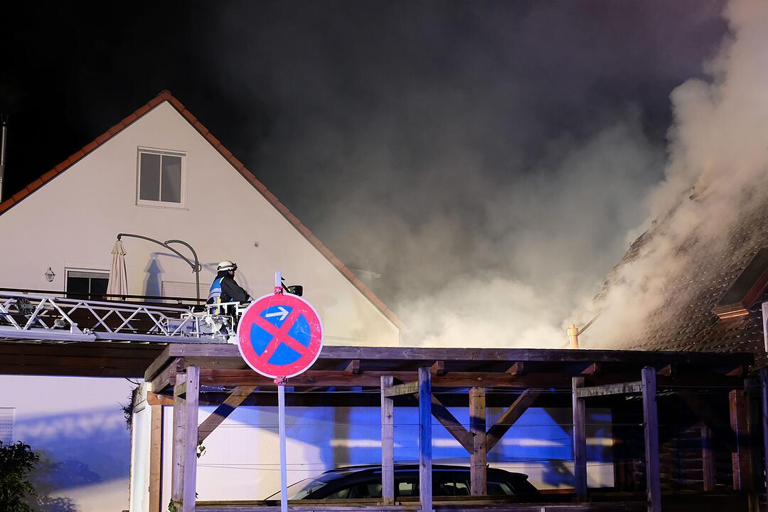 Nürnberger Gaststätte geht in Flammen auf: Anwohner evakuiert