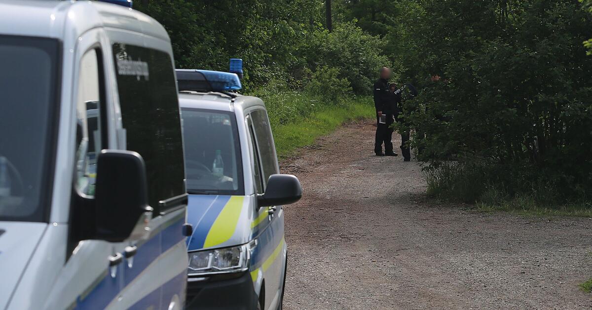 Kleinostheim: Granate im Wald gefunden – Polizei sperrt Gebiet ab