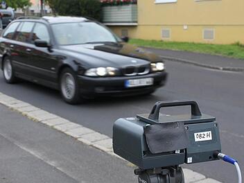 Vor dem Parkplatz der Gärtnerei Goldstein stand eines der beiden Geräte, das andere direkt an der Hammelburger Friedhofsmauer. Foto: Markus Reeh