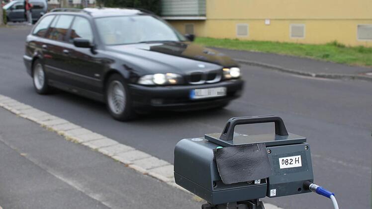 Vor dem Parkplatz der Gärtnerei Goldstein stand eines der beiden Geräte, das andere direkt an der Hammelburger Friedhofsmauer. Foto: Markus Reeh