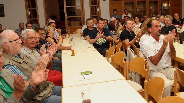 Bild 2: Blick in die Reihen der zahlreichen Teilnehmer der Veranstaltung der Bürgerinitiative. Foto: Günther Geiling