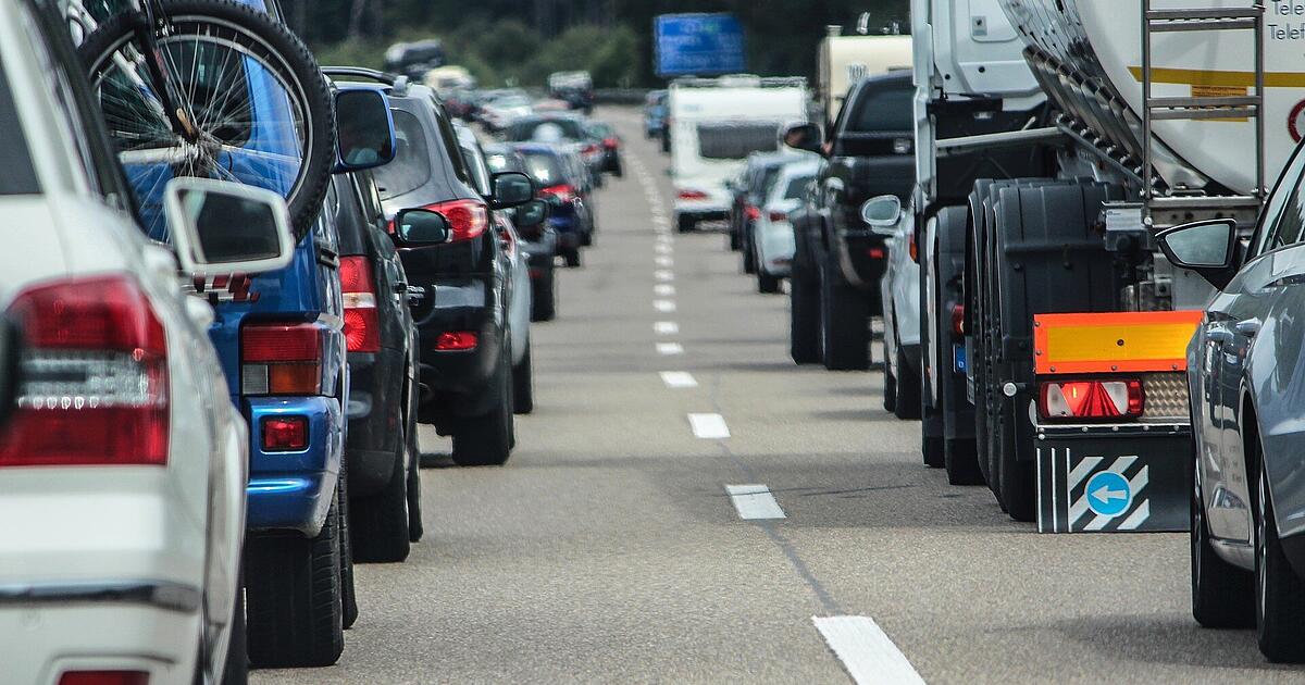 A3 near Höchstadt closed: Trucks collide - | one injured
