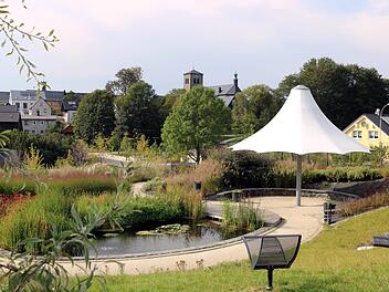 Von nun an kann im Teuschnitzer Kräuterlehr- und Schaugarten auch geheiratet werden. Foto: Heike Schülein