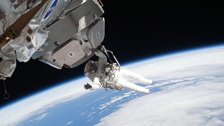 Irrer Betrug: Kosmonaut steckt auf ISS fest - Frau überweist über 30.000 Euro für Rückkehr auf die Erde