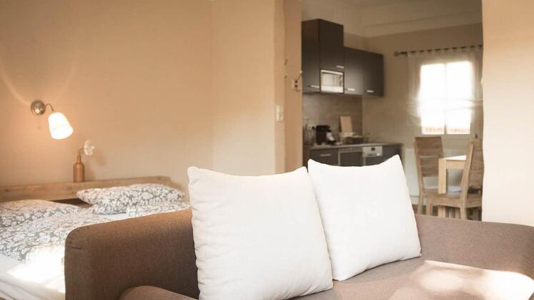 Im Caf&euml; "Moments" in Thurnau gibt es in allen Ferienwohnungen eigene K&uuml;chen.