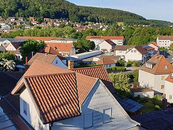 Wer Grundbesitz hat, wie hier in Kulmbach-Petzmannsberg, muss eine neue Grundsteuererklärung abgeben.