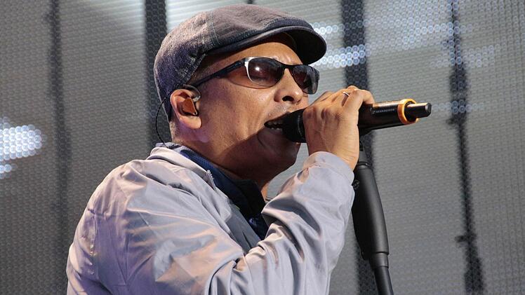 Xavier Naidoo machte seine Fans am Samstag im Forchheimer Jahnstadion glücklich. Foto: Josef Hofbauer