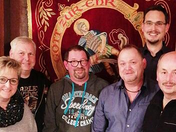 Die Kandidaten der freien Wählergruppe Unterleichtersbach (von links): Marion Romeis, Hubert Reuß, Andreas Hartig, Oliver Belz, Udo Brückner,  und Roland Romeis.  Wolfgang Saam