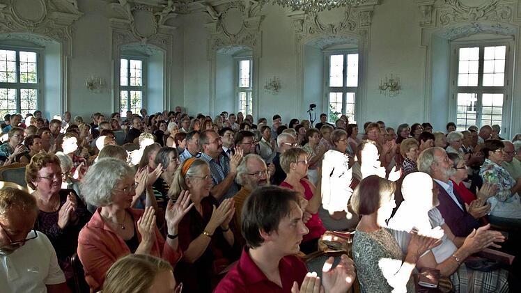 Reichlich Applaus gab's vom begeisterten Publikum im Kaiserssal.Foto: Jochen Berger