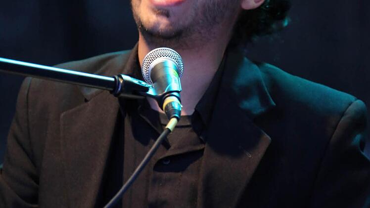 Keyboards: Lucas Polichiso