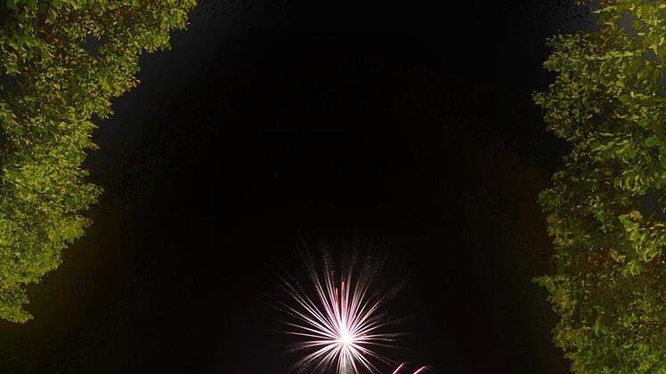 Grandioses Feuerwerk über dem Bad Bockleter Kurgarten.Peter Rauch