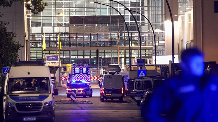 Polizeieinsatz auf Fabrikgel&auml;nde in Hamburg