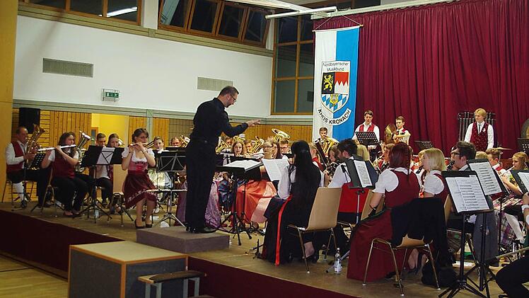 Das Kreisauswahlorchester Kronach meisterte das anspruchsvolle Programm mit Bravour. Foto: Heike Schülein