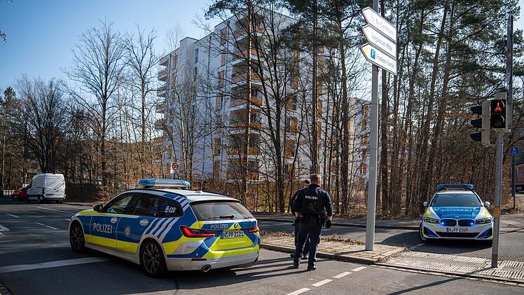 SEK-Einsatz in Nürnberg: Mann bedroht Nachbarn mit Schusswaffe