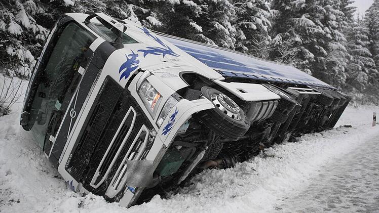 Unfall am 26. Januar 2015 zwischen Tschirn und Nordhalben Foto: News5/Fricke