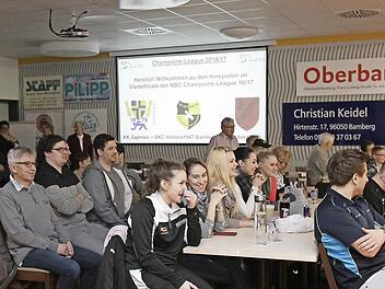 Im gut besuchten Sportpark Eintracht erlitten die Bamberger Herren eine unerwartet klare Heimniederlage, w&auml;hrend die Damen des SKC Victoria ihrer Favoritenrolle klar gerecht wurden. Fotos: sportpress