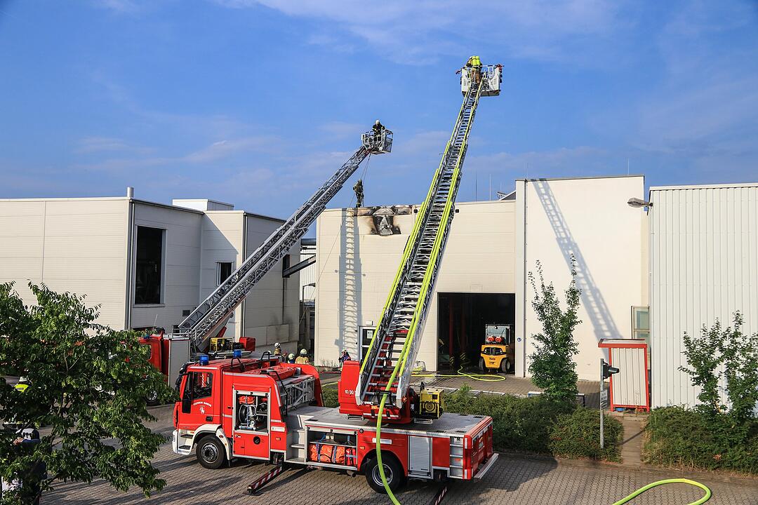 Brand in Lagerhalle in Bamberg