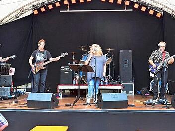 "Wishing Well" bei ihrem Auftritt am Herzogenauracher Altstadtfest 2019  Fotos: privat