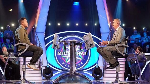 G&uuml;nther Jauch (rechts) erkl&auml;rte seinem Kandidaten Kevin Sommerfeld: Wedding Planner w&auml;re f&uuml;r ihn der schlimmstm&ouml;gliche Beruf.