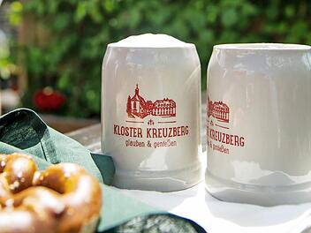 Das Kreuzbergbier ist das bekannteste der Rhön. Beim Pro-Bier-Abend werden außer diesem noch neun weitere heimische Gerstensäfte verköstigt.  Foto: Nico Fay
