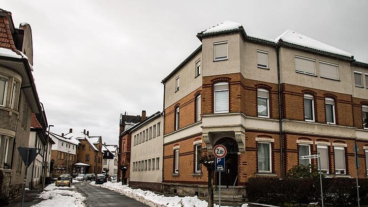 In der Nähe des Bahnhofs gelegen: die Dr.-Martin-Luther-Straße in Neustadt.