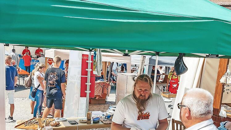 Ein buntes Angebot an Deko-Gegenständen, Schmuck, Lebensmitteln und Co. erwartete am Sonntag die Besucher.