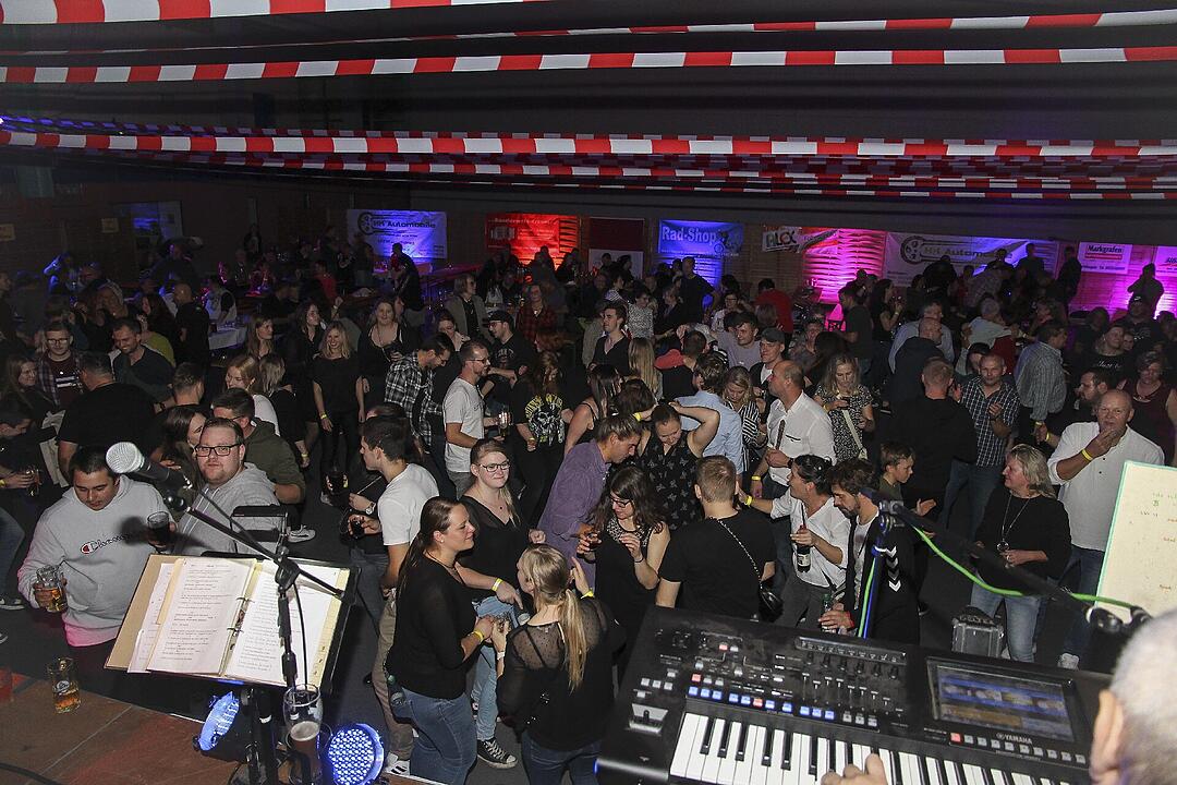 Party und Tanz in der Dreifachhalle