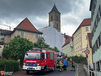 Bamberg: Rauchmelder sorgt für Feuerwehreinsatz - Nachbar bringt Wohnungsschlüssel