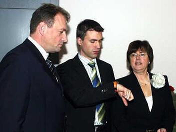 Die Zeit für einen Wechsel ist gekommen. Landtagsabgeordnete Christa Matschl hört auf. Bei Kreisvorsitzendem Stefan Müller (Mitte) hat sich auch Walter Nussel beworben.  Foto: FT-Archiv