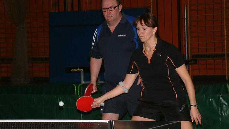 Vizemeister im Mixed: Frank Zeller (TTV Altenkunstadt) und Susanne Schmidt (ATS Kulmbach). Zeller wurde darüber hinaus Dritter im Einzel und Zweiter im Doppel. Foto: Hans Franz