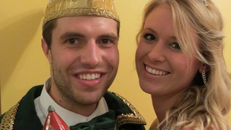 Prinzenpaar sind in Euerdorf "Svenja I. von der Ringstraße" und "Andi I. vom Kreisel" (Svenja Lippert und Andi Lippert).  Foto: Doris Bauer