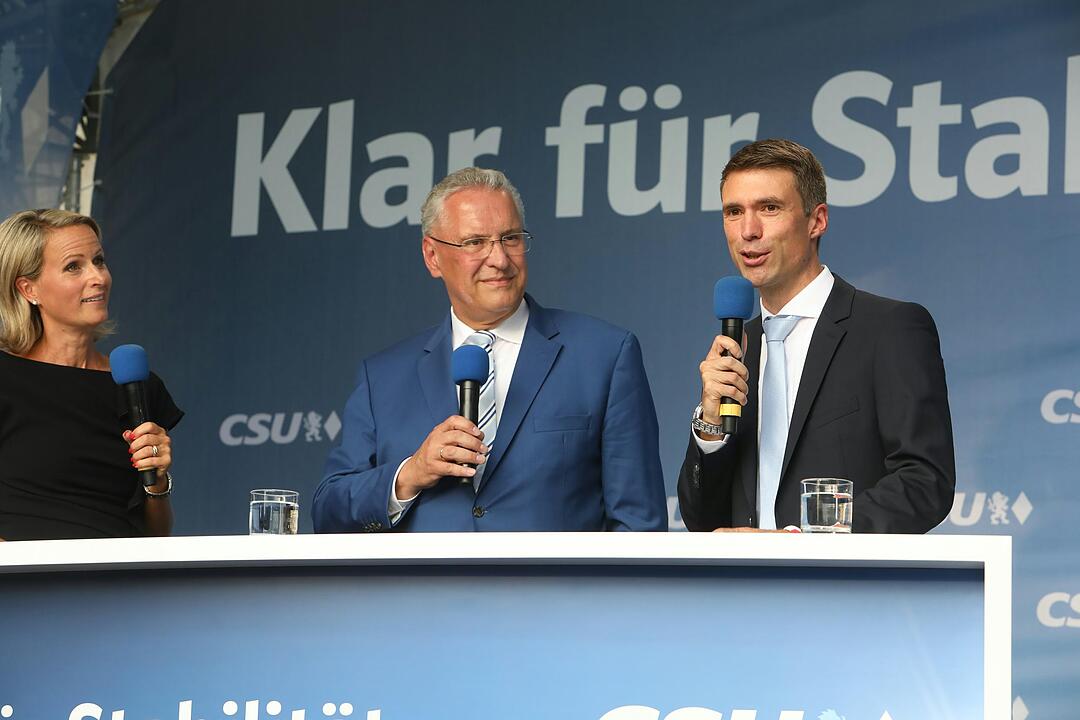 Jubel und Pfiffe für Angela Merkel in Erlangen