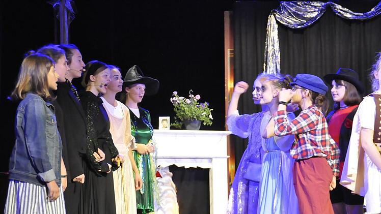 Das Gespenst von Canterville nach Oscar Wild wurde als Kindermusical im Kissinger Kurtheater aufgeführt. Foto: Peter Klopf