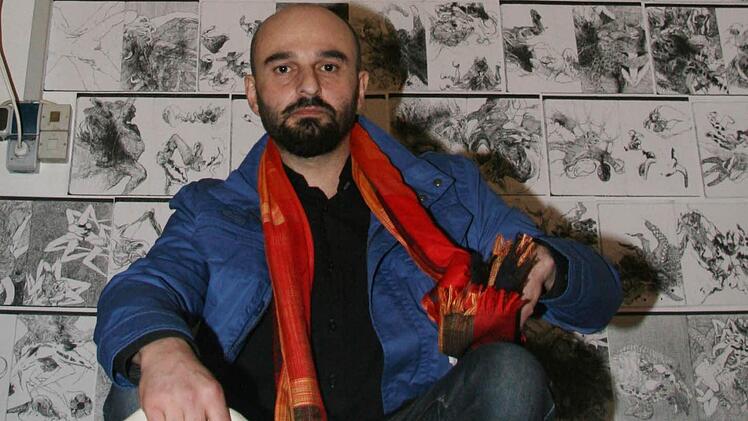 Beka Gigauri mit seiner Installation "Pain Monitoring". Fotos: Sonja Adam