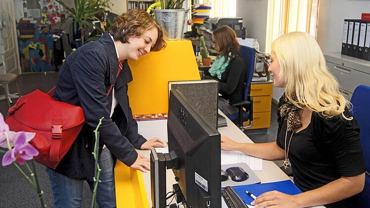 Telefonisch, online, per Brief oder persönlich- die Anmeldung zum VHS-Kurs ist schnell erledigt.  Foto: Sarah Dann