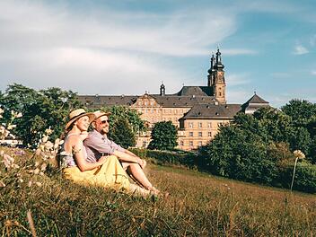 Zusammen vor der Sehenswürdigkeit: Der Kur- und Tourismusservice startete eine Foto-Aktion, damit Urlauber eine Erinnerung an ihre Reise bekommen. Fotos: Kur- und Tourismusservice